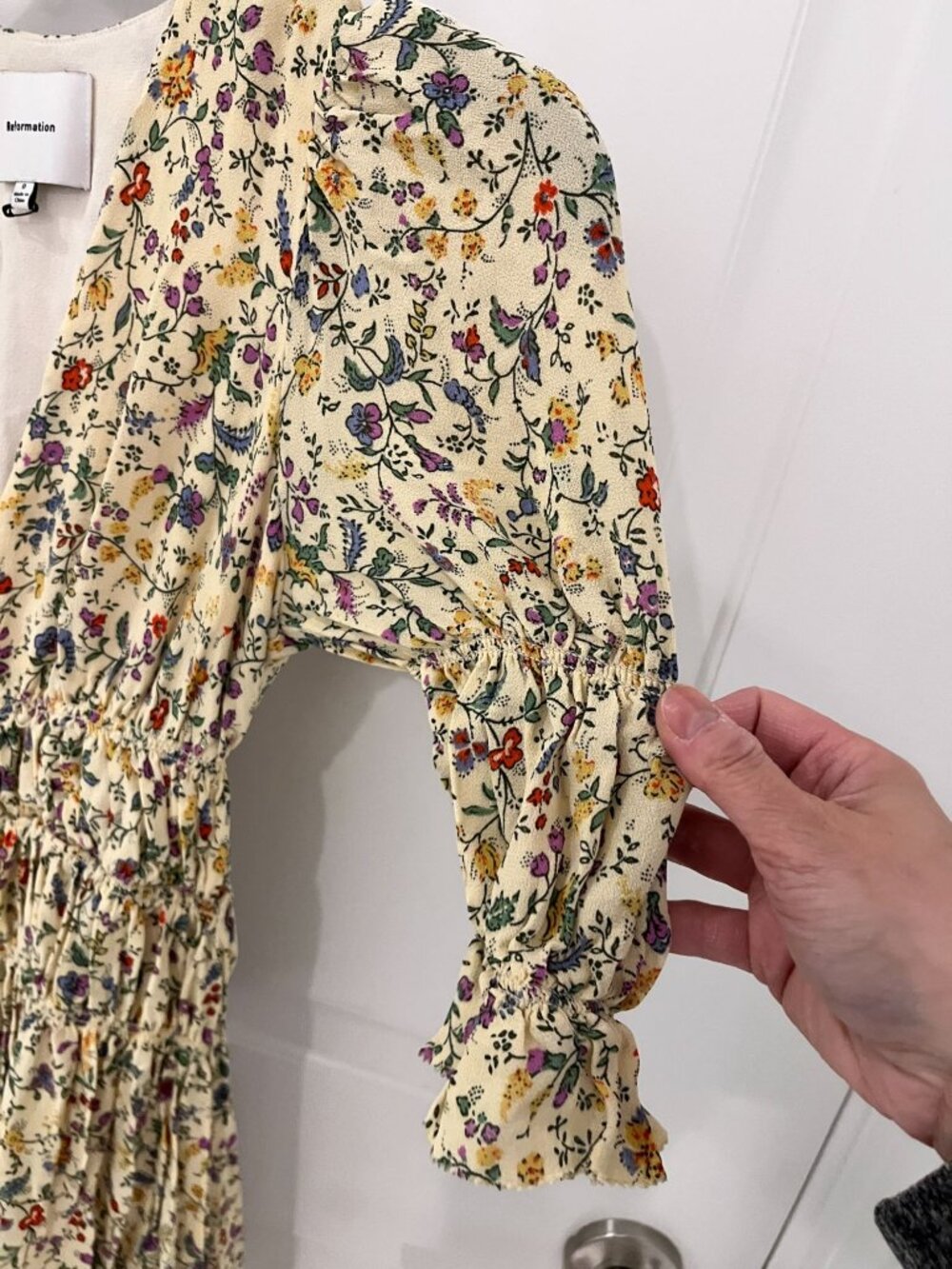 NWOT Reformation Cyrus Dress in Yasmeen Yellow Floral Size 0 Maxi Smocked Midi - Picture 5 of 11